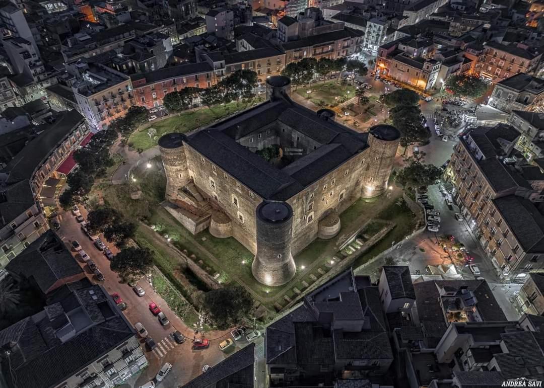 Apartament Downtown Vicino Al Duomo Katania Zewnętrze zdjęcie